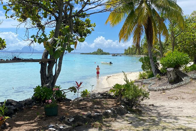 Taha'a Island or Raiatea Boat Tour - Starting in Uturoa and setting up the day