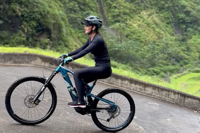 Tahiti excursion adventure circuit MTB MTB E-Bike private valley - Leaving Papeete for the Titaaviri Valley