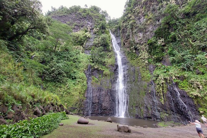 Tahiti Half Day Coastal Private Tour - Maraa Grotto: freshwater, caves, and a short park walk