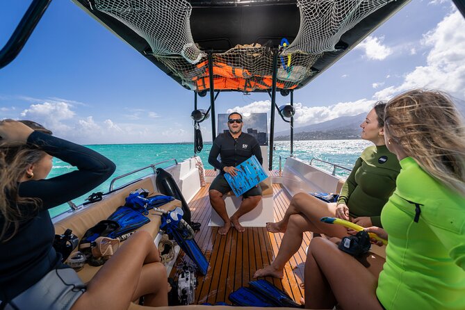 Tahiti Lagoon Snorkeling and Lunch Boat Tour (6 pax max) - Key points at a glance
