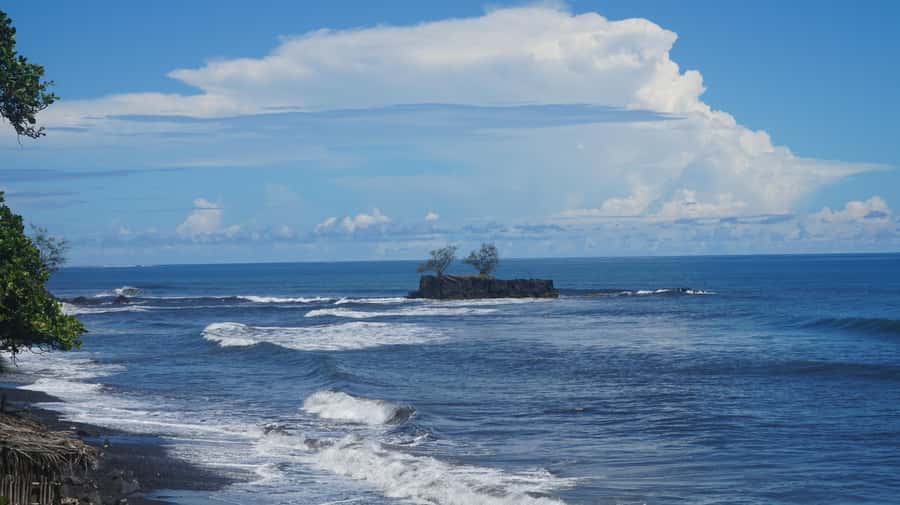 Tahiti: Northeast Coast Waterfalls&Viewpoints Half Day Tour - The symbolic Faaone Twin Waterfalls