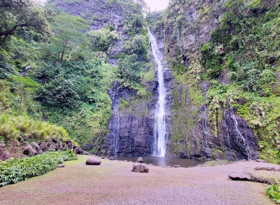 Tahiti Private Half Day Tour. Nature, history and culture - Black sand and surf at Taharuu Beach