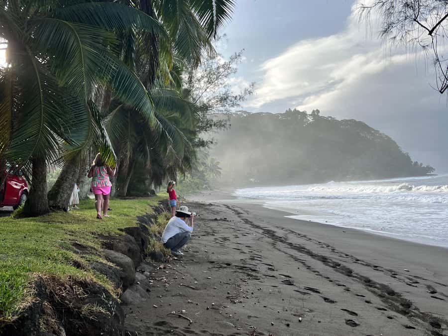 Tahiti: Unique East Coast Half Day Tour with Local Guide - Vaimahuta Waterfall and the three cascades