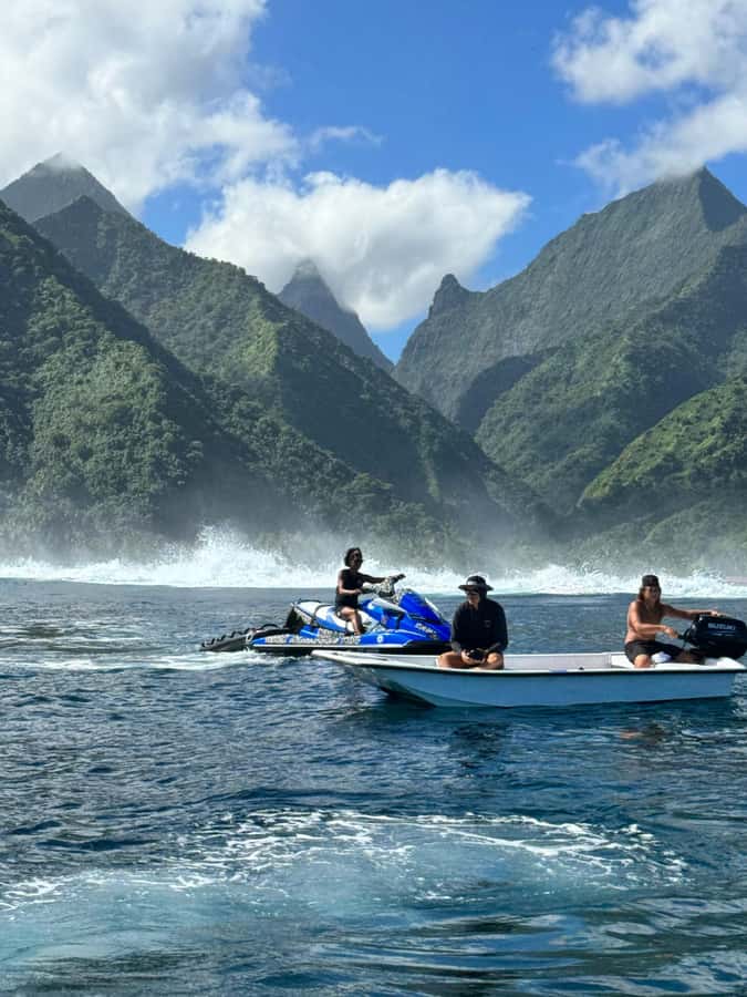 Tahiti: Unique Full Day West Coast, Combo Tour to Teahupoo - Taharuu Beach and the black-sand coast