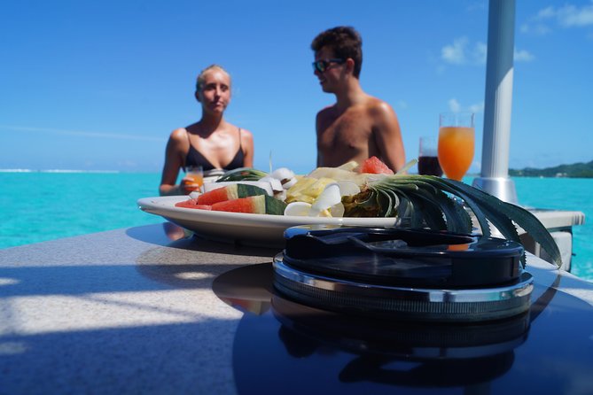 Toa Boat Bora Bora Private Lagoon Tour On Entertainer Bar Boat - What the $575 price really buys