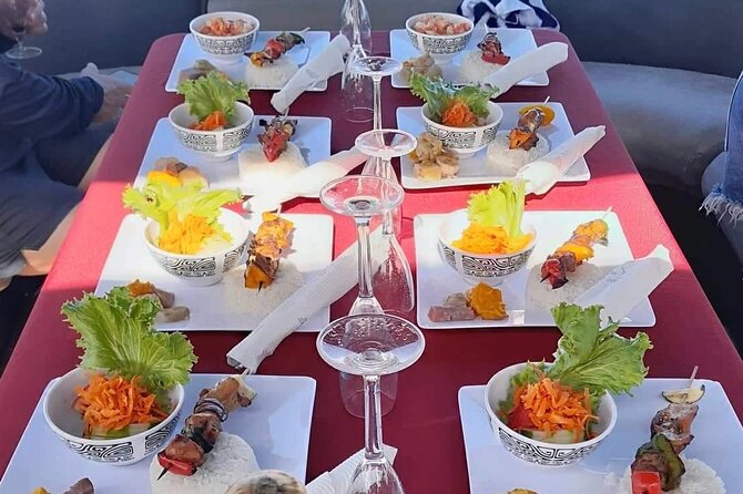 Toa Boat Bora Bora Private Lagoon tour with Lunch on Entertainer Bar Boat - Is $795 per person a fair price?