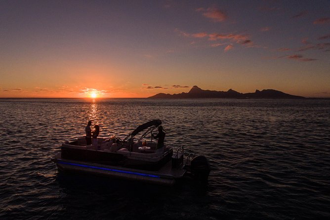 Toa Boat Bora Bora Private Sunset On Majestic Pontoon Boat - Why a private sunset cruise works so well in Bora Bora