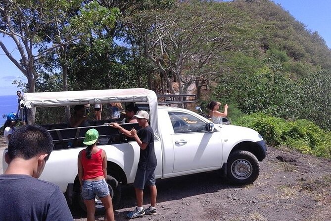 TOUR Safari 4X4 - Riding up to Belvedere in an open 4WD