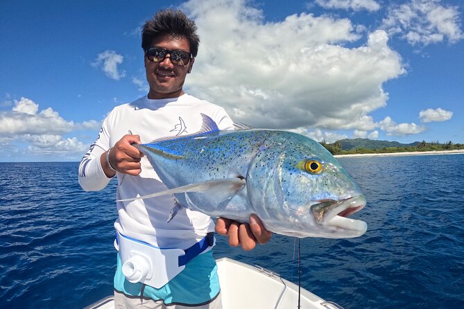 Unique in Raiatea: discover the lagoon, fish, cook, enjoy! - Cooking your catch on a motu